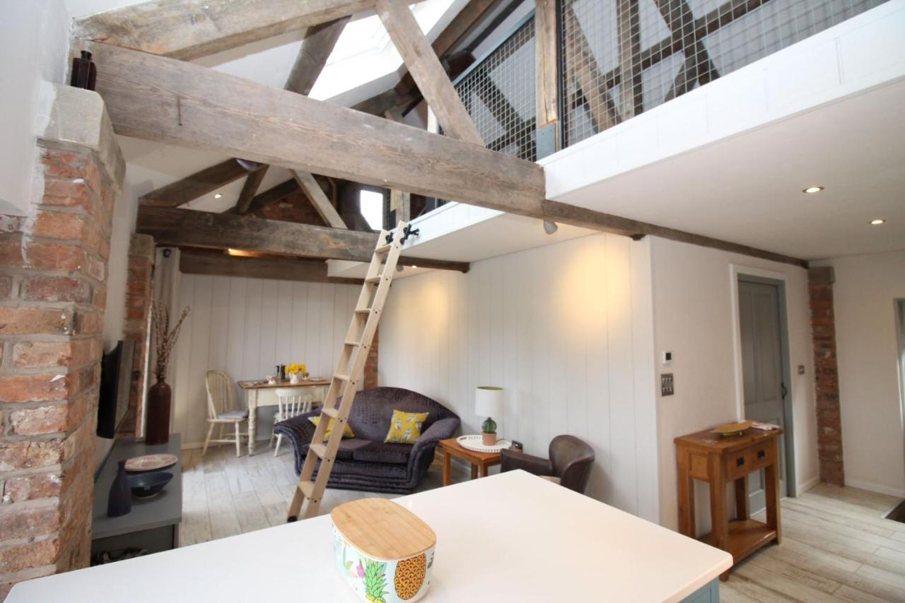 The Hayloft - Cheshire Vila Crewe Exterior foto