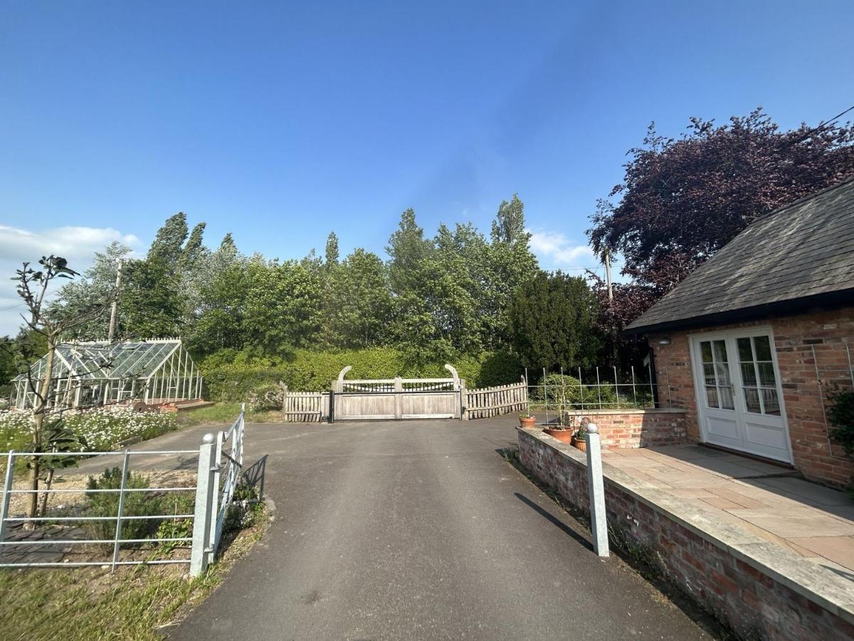The Hayloft - Cheshire Vila Crewe Exterior foto